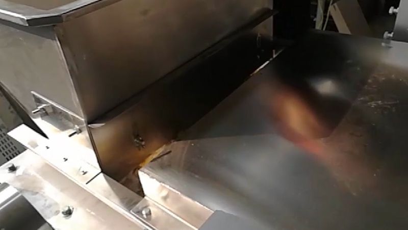 Машина для измельчения орехов в гранулы